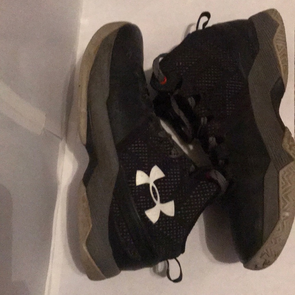Under armor curry 2